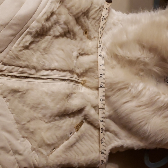 Guess Vest - Picture 5 of 5